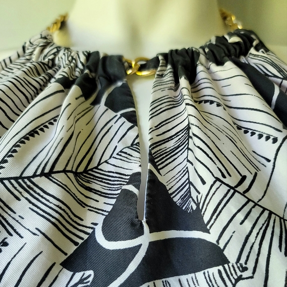 White House Black Market Women's Silk Chain Link Halter Top Size 4 - Picture 3 of 10